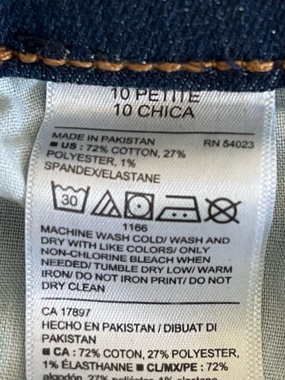 Old Navy Indigo Cropped Stretch Jeans - Picture 3 of 4